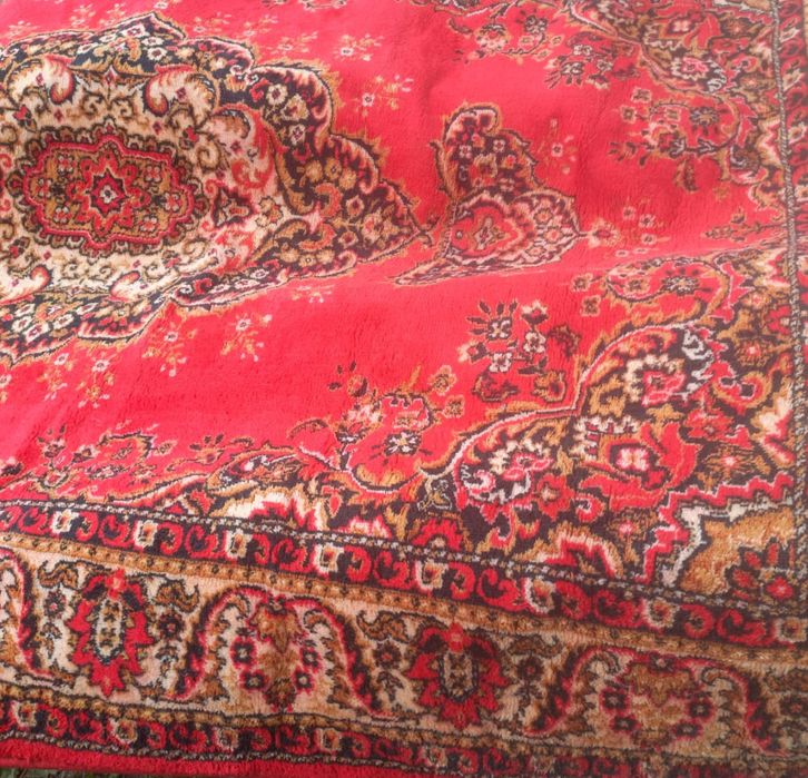 Ковер в хорошем состоянии