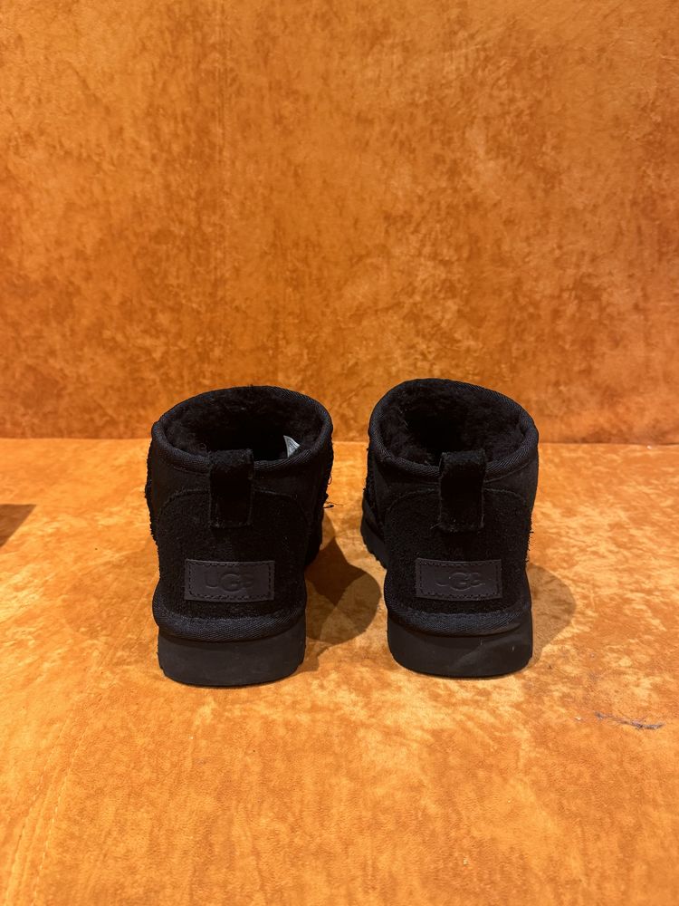 UGG ultra mini negre 38