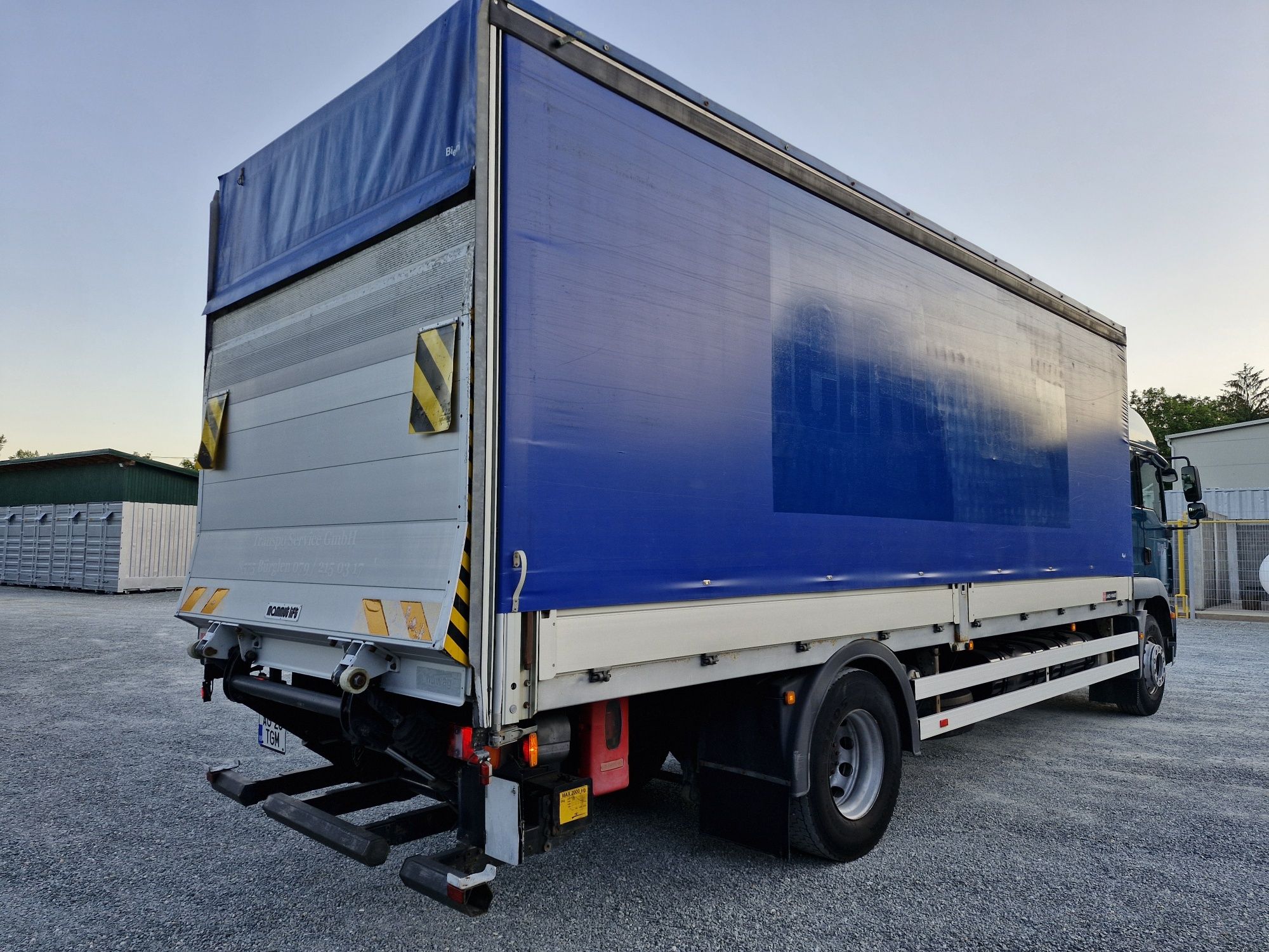 MAN TGM 18340 cu lift hidraulic. Cabina mare.fabricatie 2009.euro 5