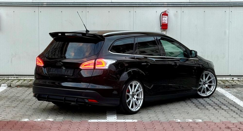 Ford Focus 3 / 1.6 TDCI / Navi / Jante R19