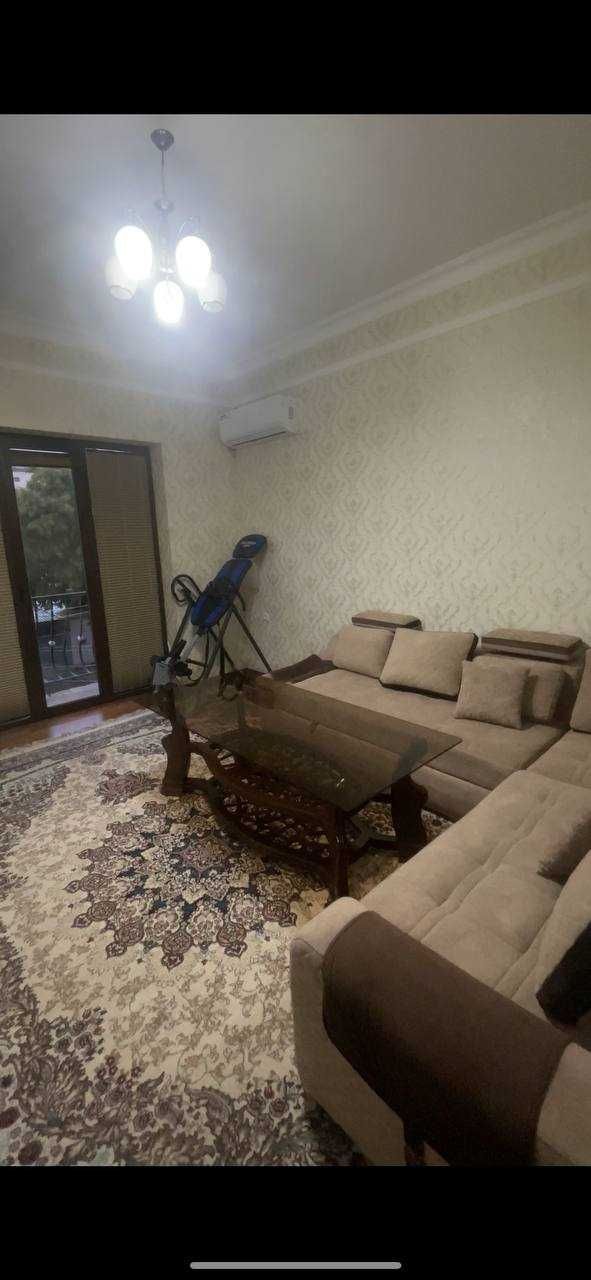Shayxantoxur 3 xonali kivartiraga 2 ta bola kere