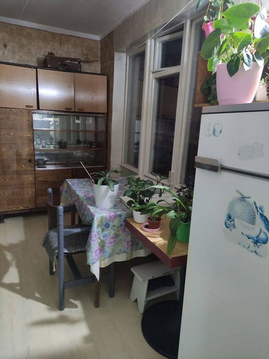 Сотилади Чилонзор 25 квартал 2 хонали балкон 2×6