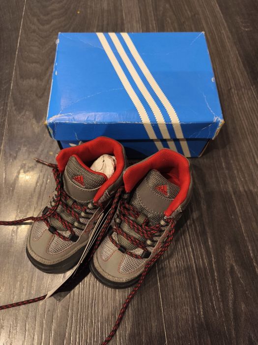 Нови детски боти Adidas.