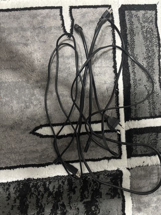 Ps4, 2 console si cabluri pt PlayStation