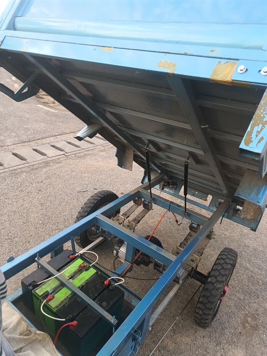 Vând triciclu electric tuk tuk cargo bena basculabila