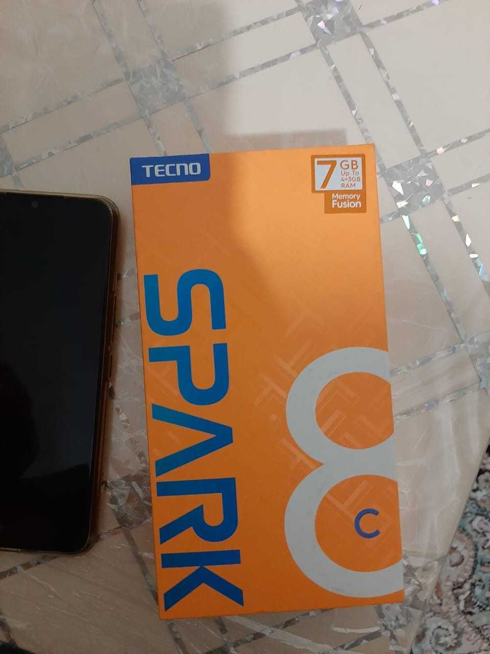 Смартфон TECNO SPARK 8C 128 GB.