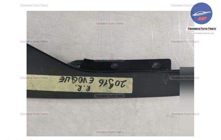 Външна декоративна лайсна на С стълб от лява задна врата оригинален La