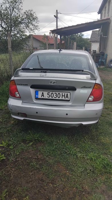 Продавам HYUNDAI ACCENT за части може и цяла