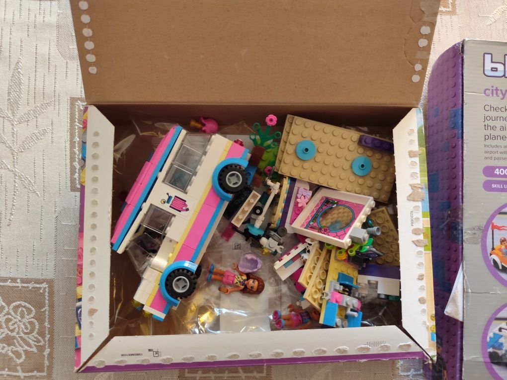 Lego Friends 41333 и Wilko Blox City Airport - конструктори