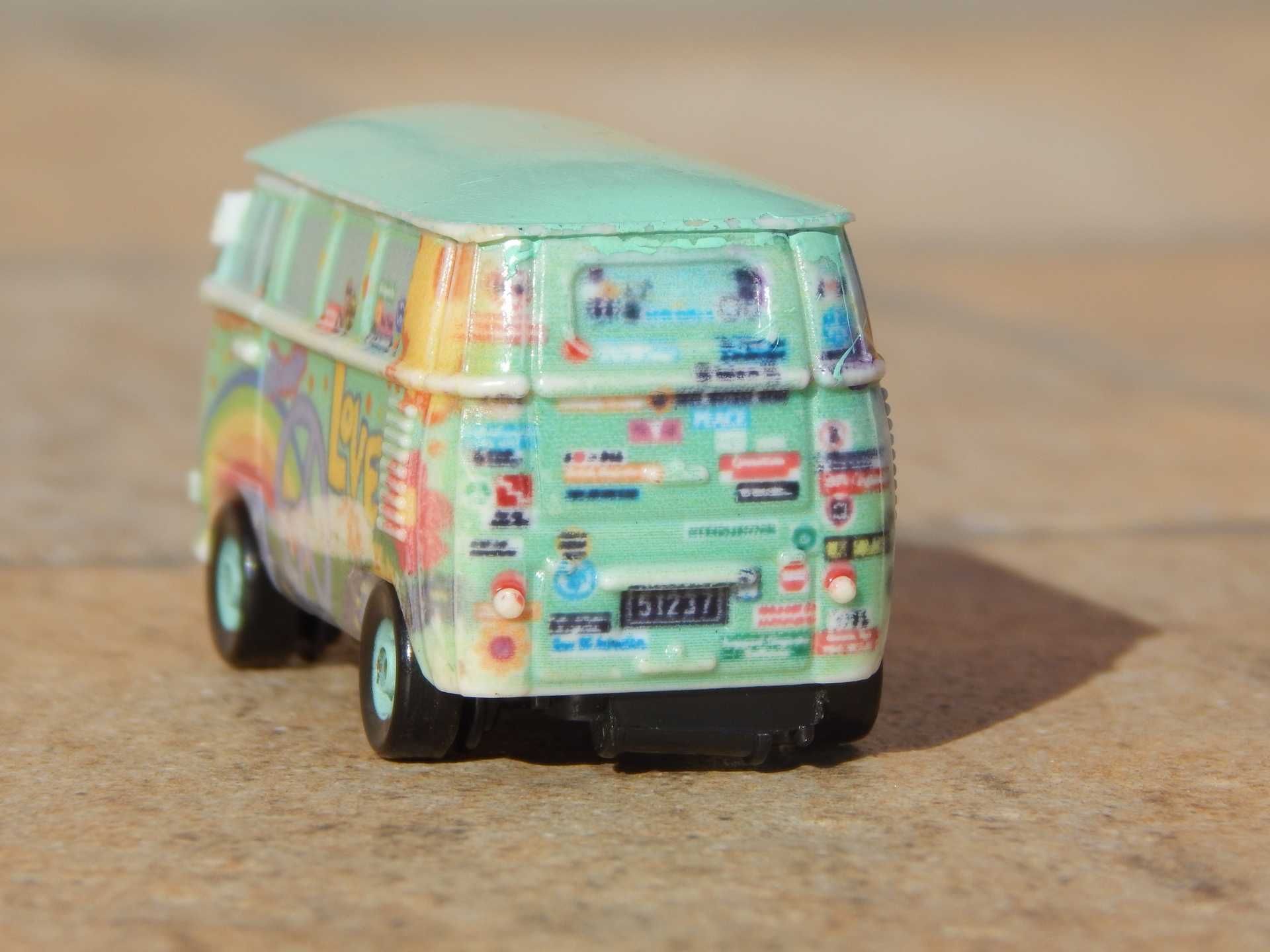 Jucarie microbuz Fillmore Volkswagen Transporter T1 hippie serial Cars