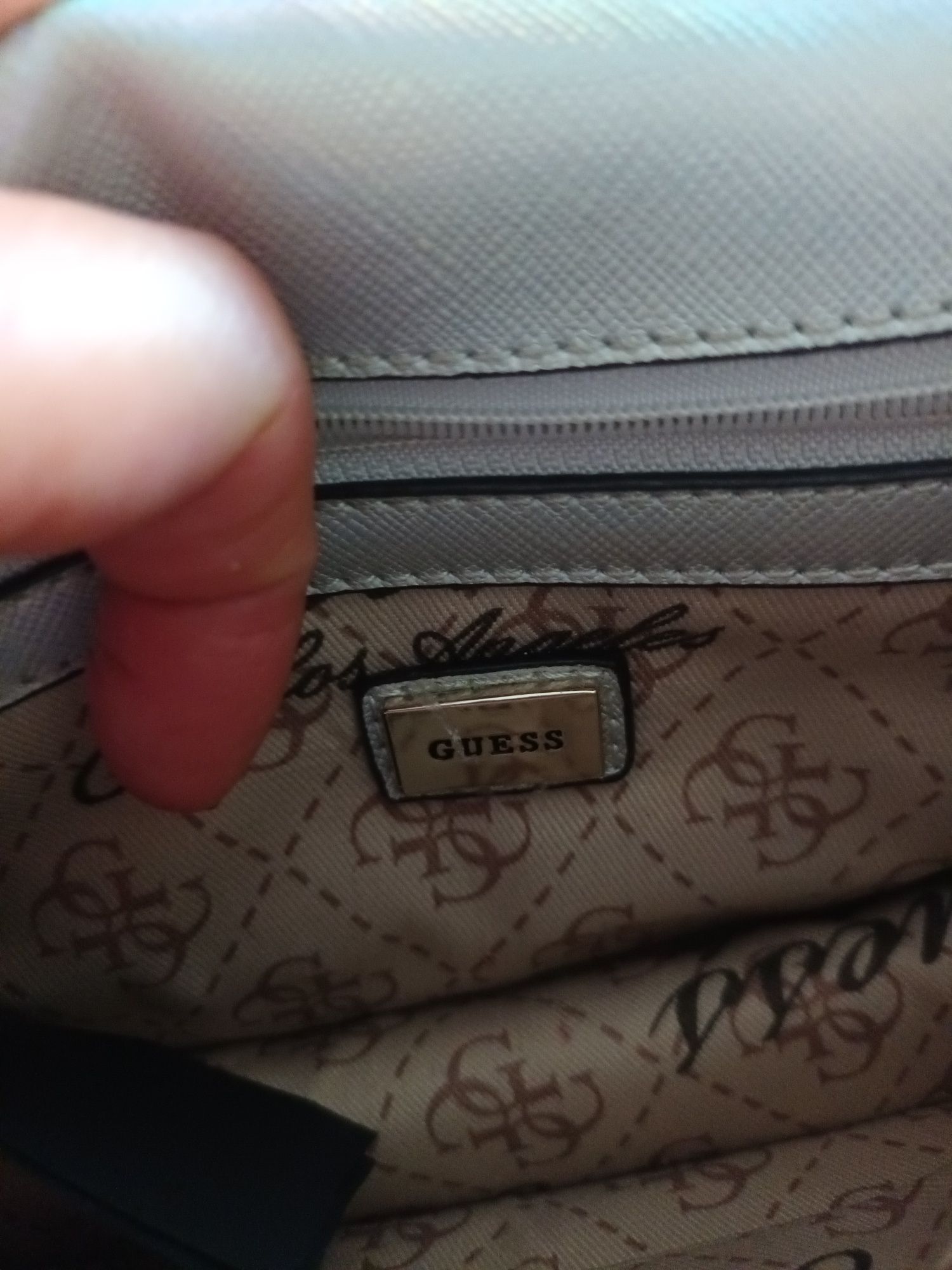 Geanta  marca  guess