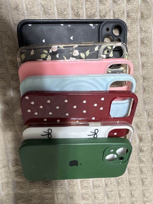 Отдам бесплатно чехлы на 15 айфон