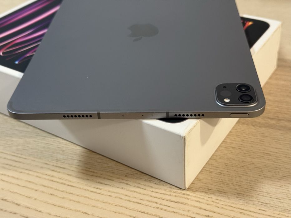 iPad Pro 11" M2 Cellular 5G, pachet complet + husa folio Apple