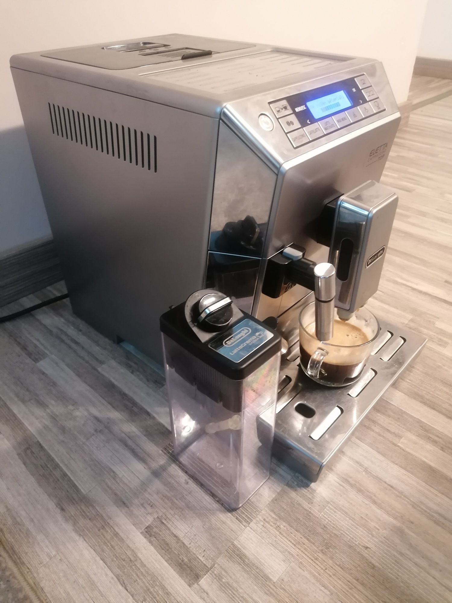 Espressor automat Delonghi Eletta Cappuccino Top