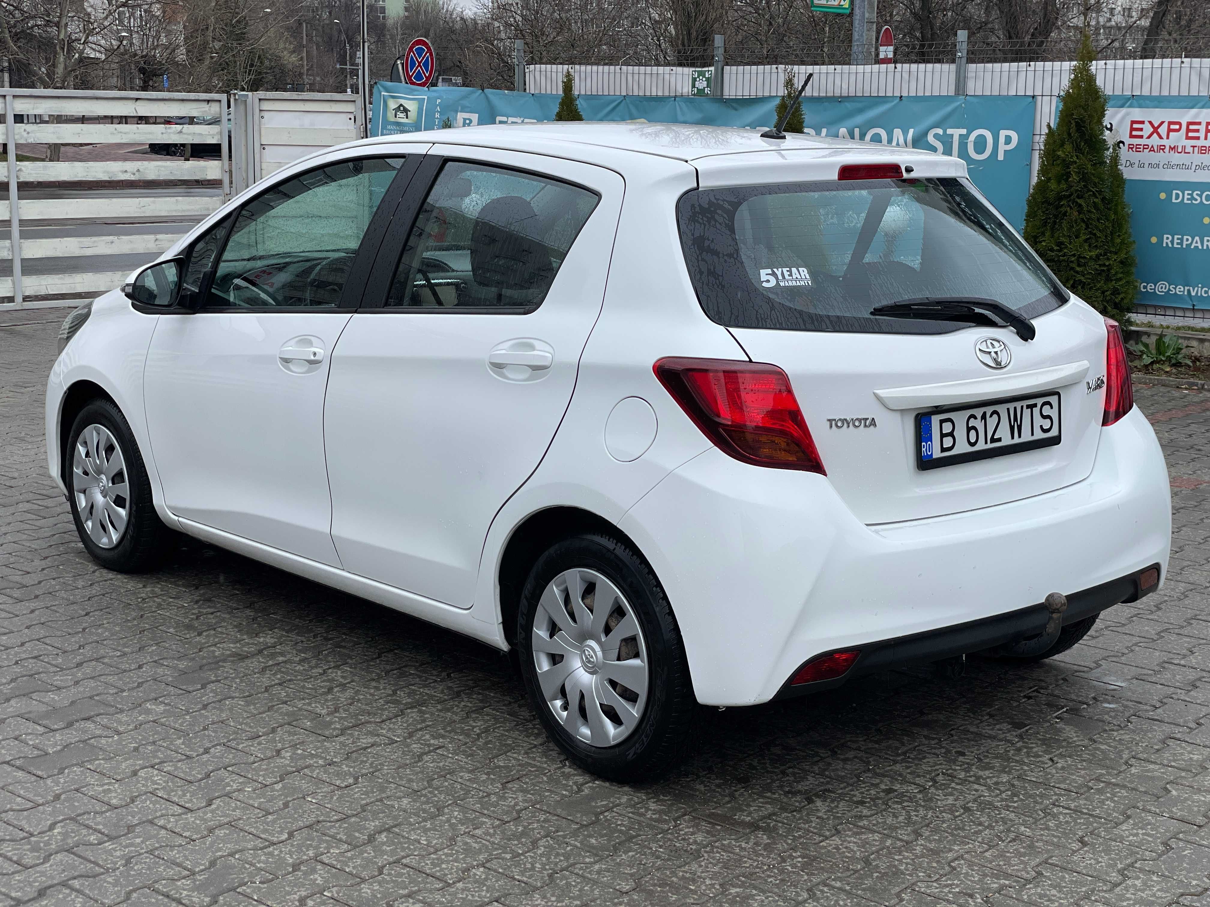 RENT A CAR / Inchiriez TOYOTA YARIS, Bucuresti