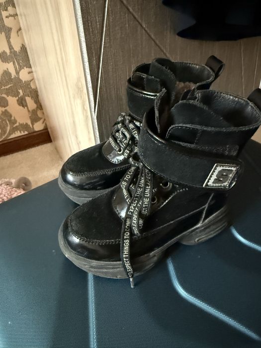 Продам детские сапоги от тифлани
