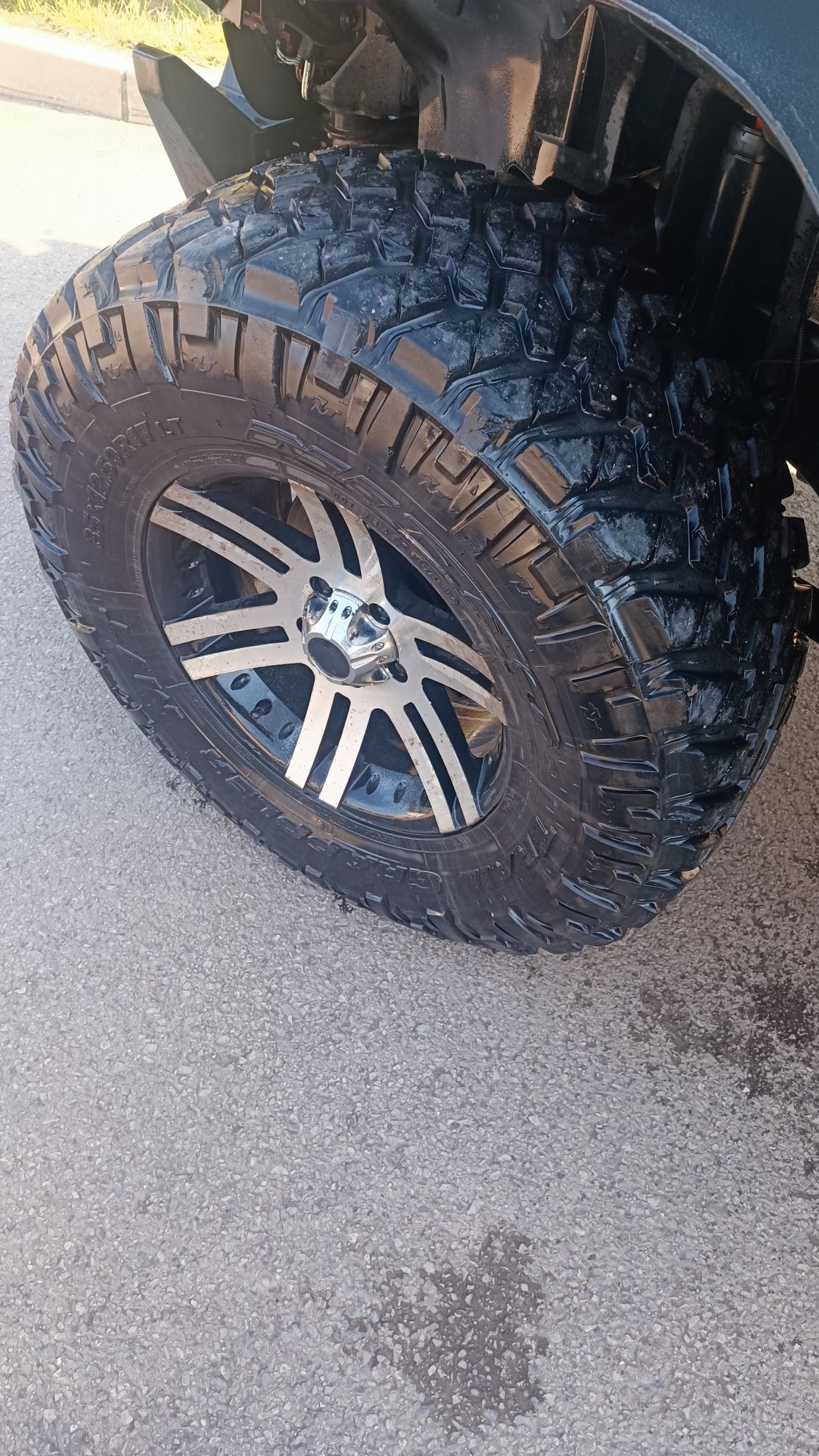 Алуминиеви джанти за Jeep Wrangler 17" 5х127 с гуми 35х12.5х17