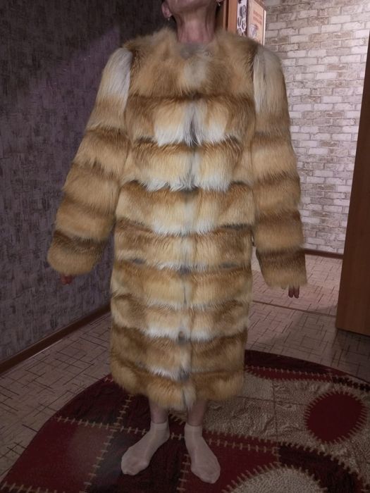 Шуба из меха лисы