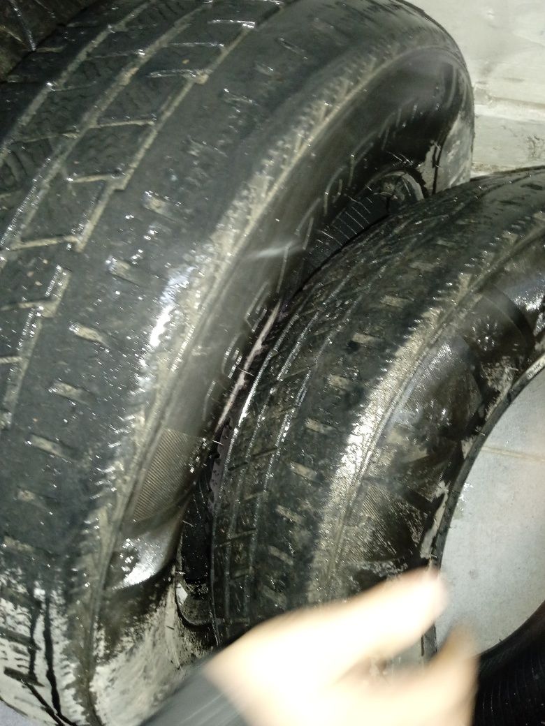 Срочно продам зимний шины 195/70R/15C