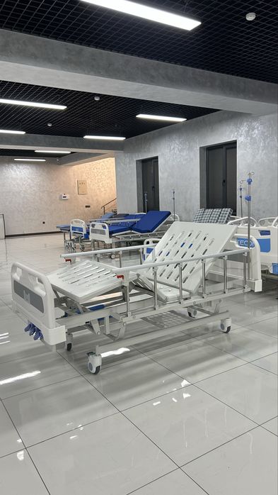 Механическая 3-х функциональная кровать для интенсивной терапии