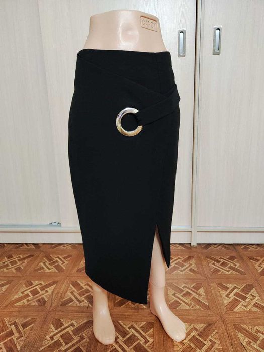 Юбка с разрезом.БУ. Размер М (38) .