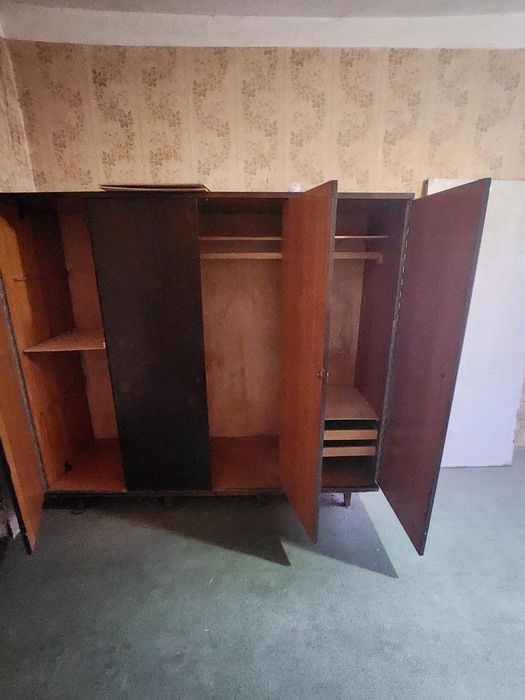 Продается шкаф (советский)