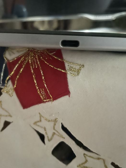 Vand tableta Lenovo M10 HD este noua