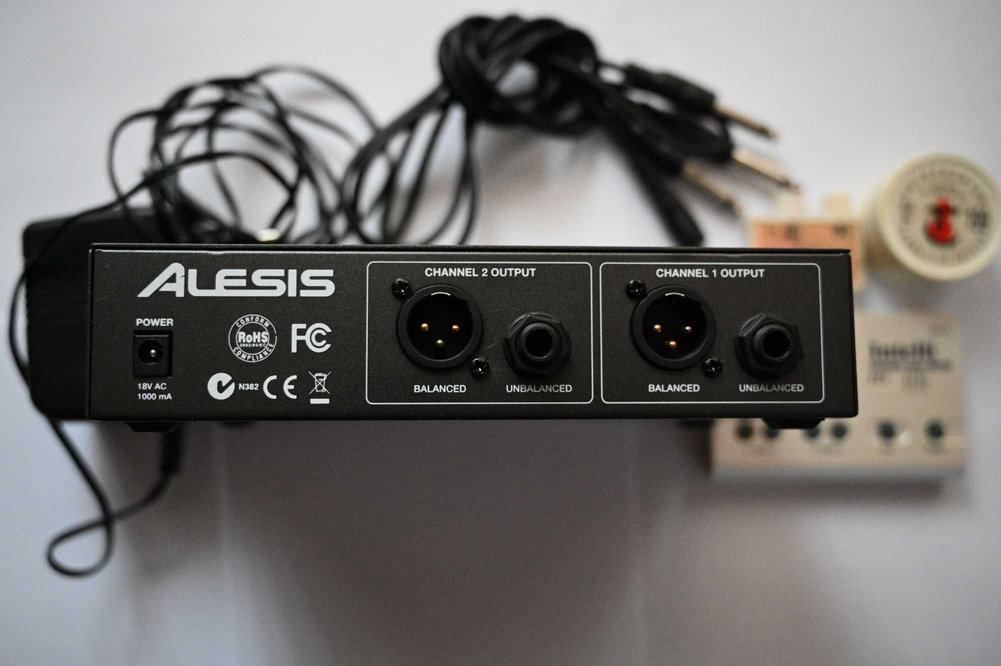 Preamplificator Alesis mic tube duo pentru instrumente și microfoane.