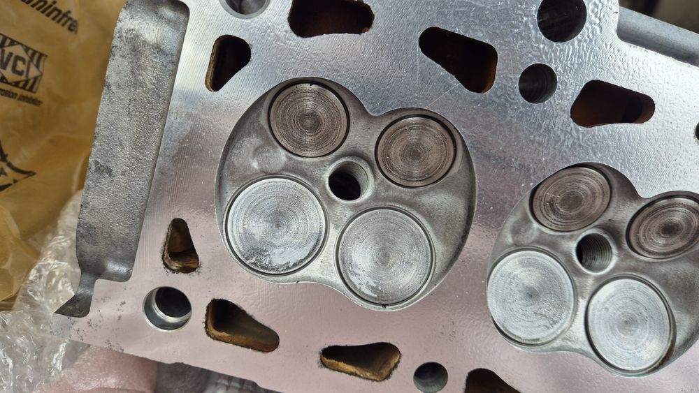 Цилиндрова глава за MINI COOPER.