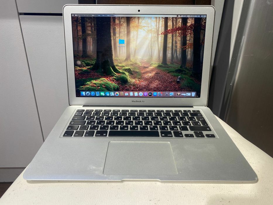 Macbook Air 2017/8/128/Macos Monterey