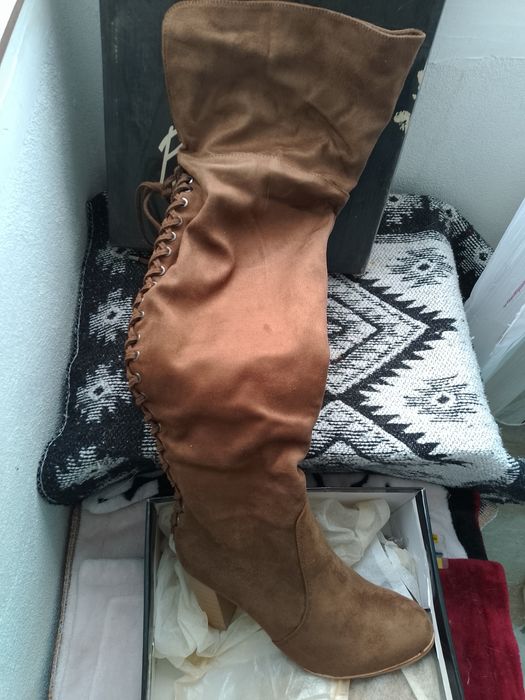 Cizme gen piele întoarsă