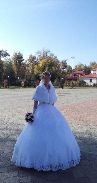 Продам  шикарное свадебное платье