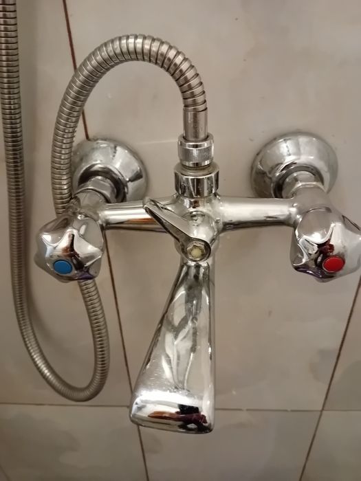 Стояща батерия за мивка