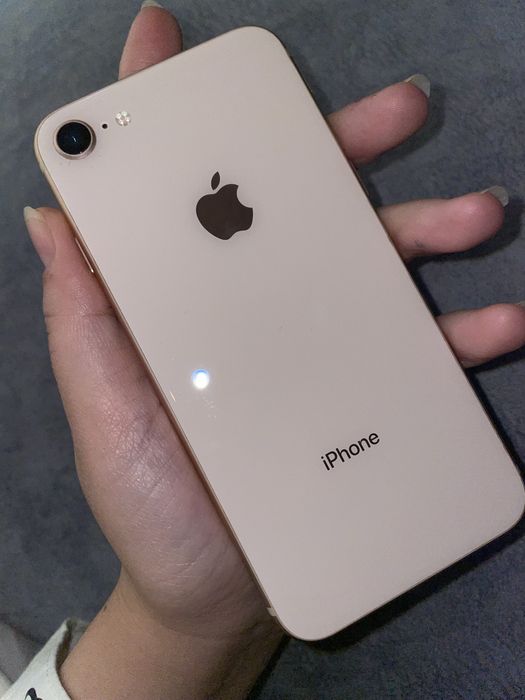 Айфон 8, 256гб, ничего не менялось