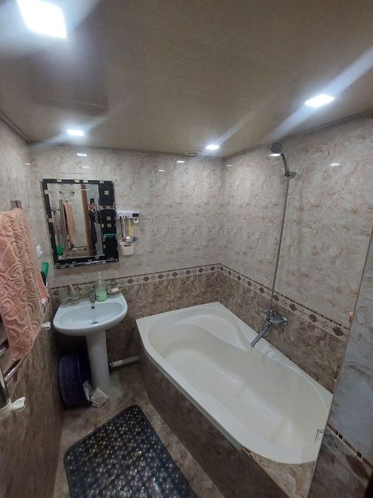 Срочно шахар марказидан квартира сотилади