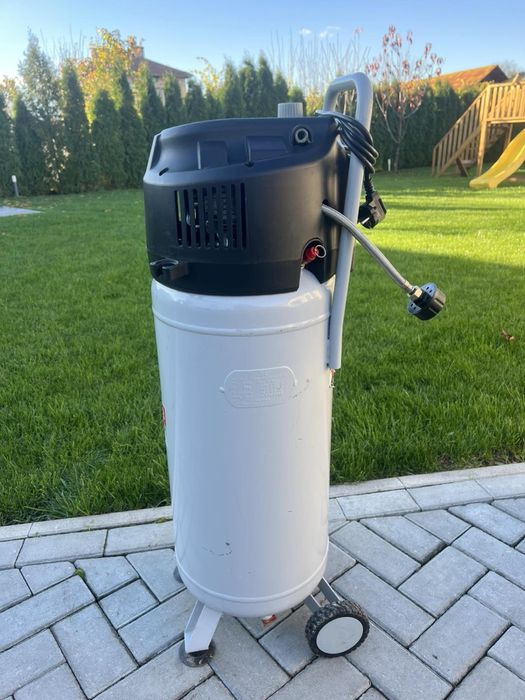 Вертикален компресор за въздух 50 литра