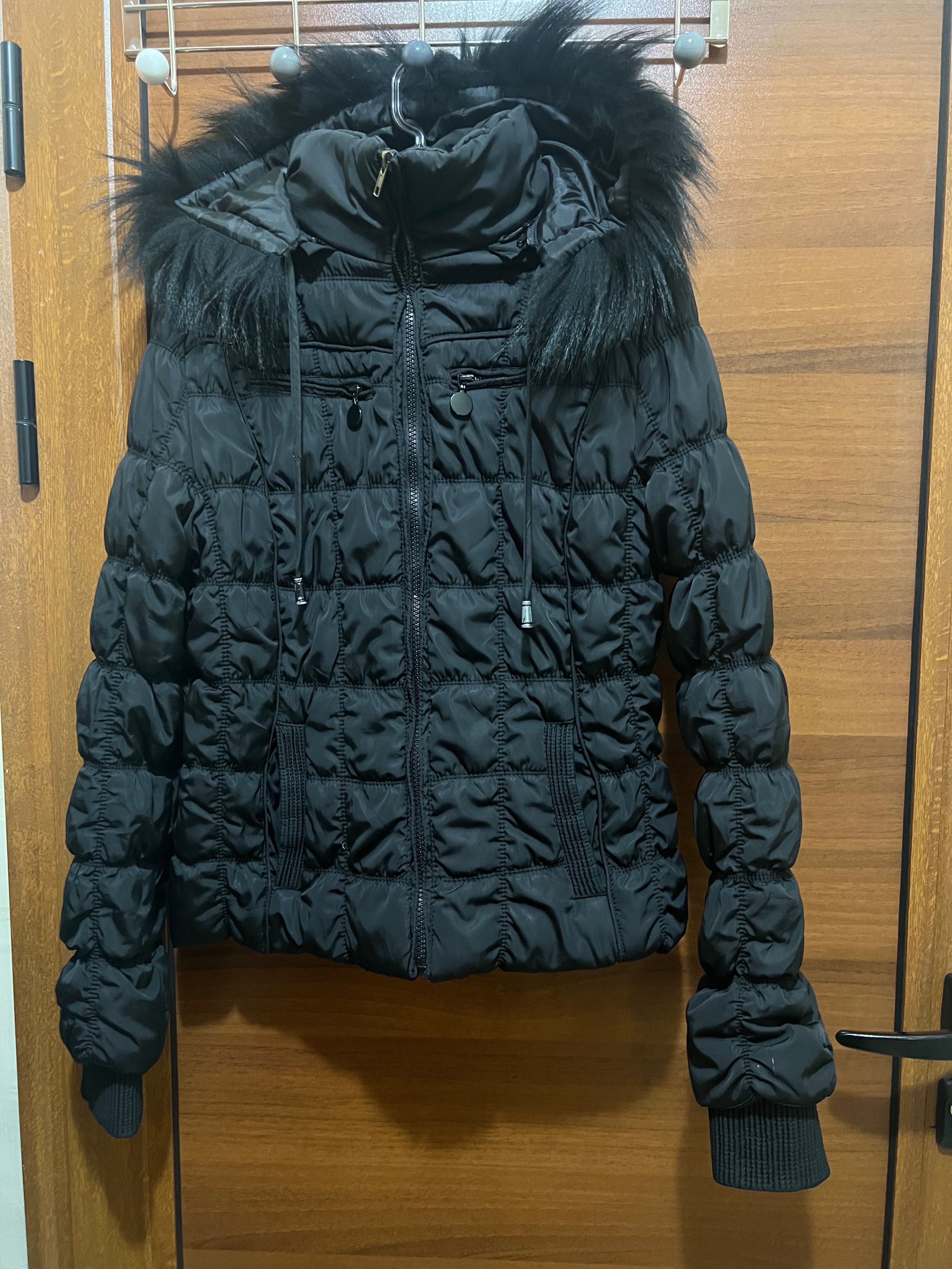 Зимно черно яке с пухена качулка