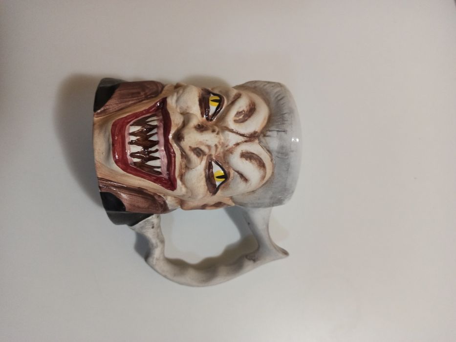 Cana ceramica Dracula. Nou