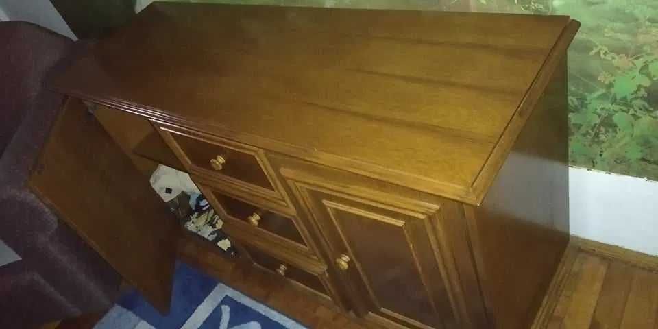 comoda din lemn masiv 130x70x45