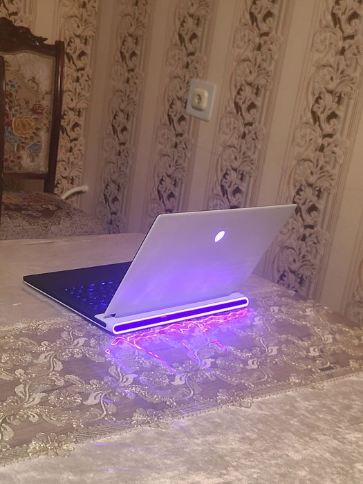 Alienware X15 R2
