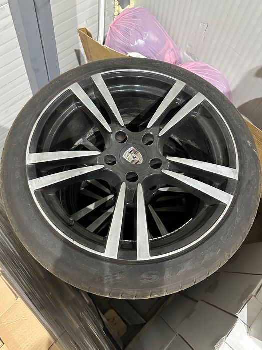 Гуми с Джанти от Порше Панамера 4х4  255/40 ZR20