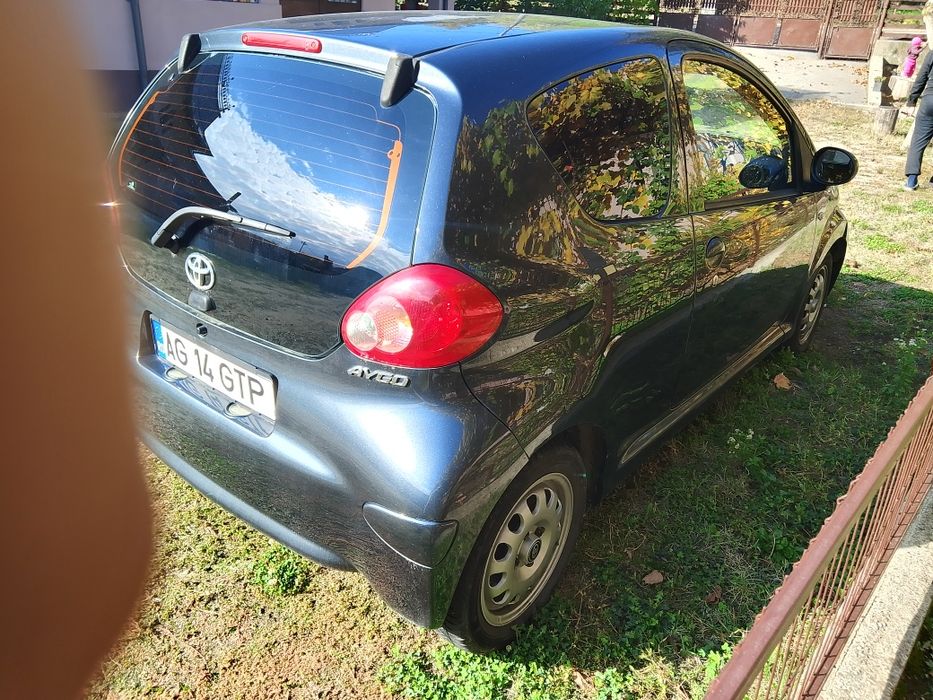 Vând Toyota aygo