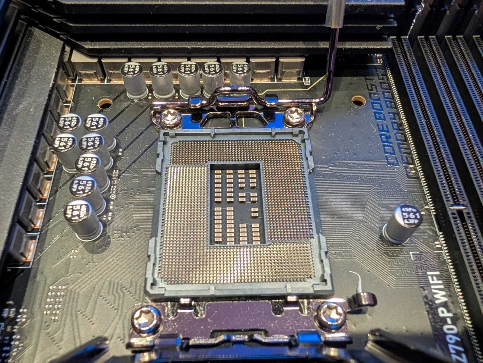 MSI PRO Z790-P WiFi DDR5 + НОВ Intel i5-13600K 14 Cores 5.10 GHz