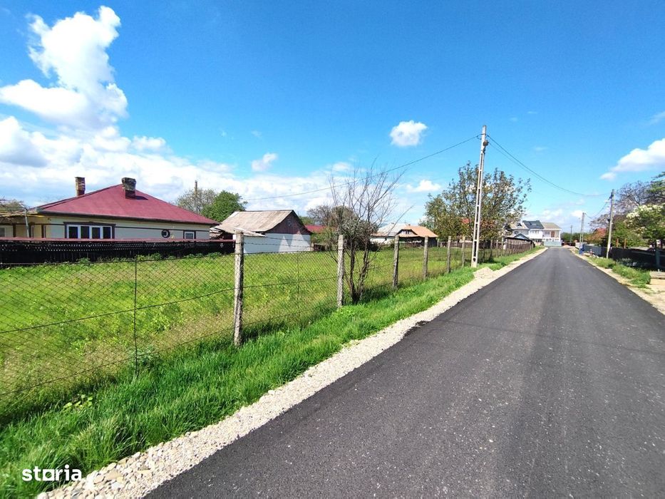 Casa cu teren 2000 mp Roznov