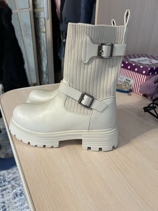 Продам зимню обувь