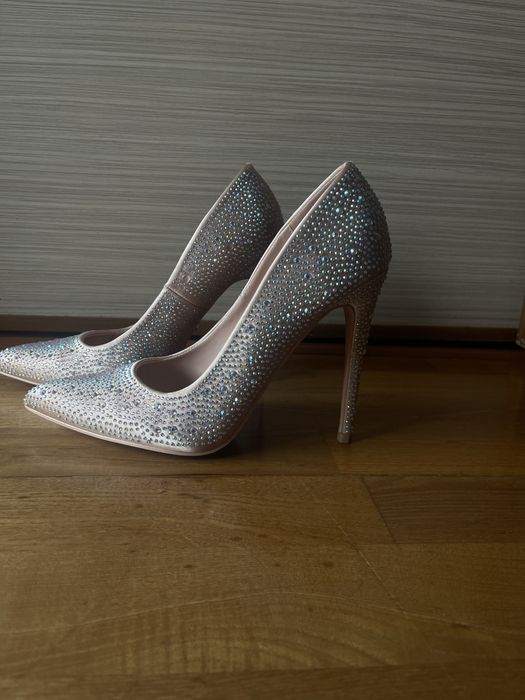 Обувки на висок ток-12 сантиметра на марката DeeZee. 39 номер