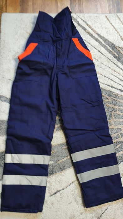 Продавам зимни работни дрехи