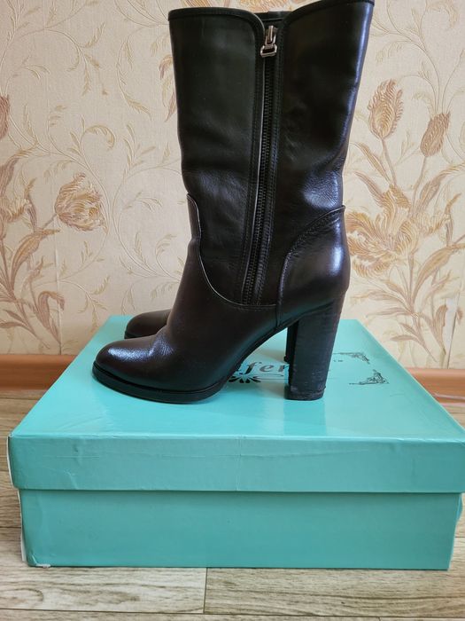 Продам женские демисезонные сапоги 37 размер