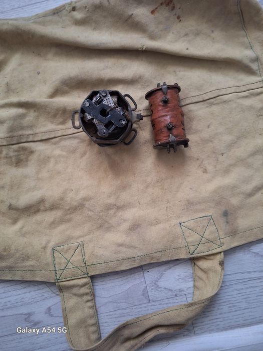 Продаётся   набор  катушка  и  контакты  на  мотоцикл  Урал  днепр