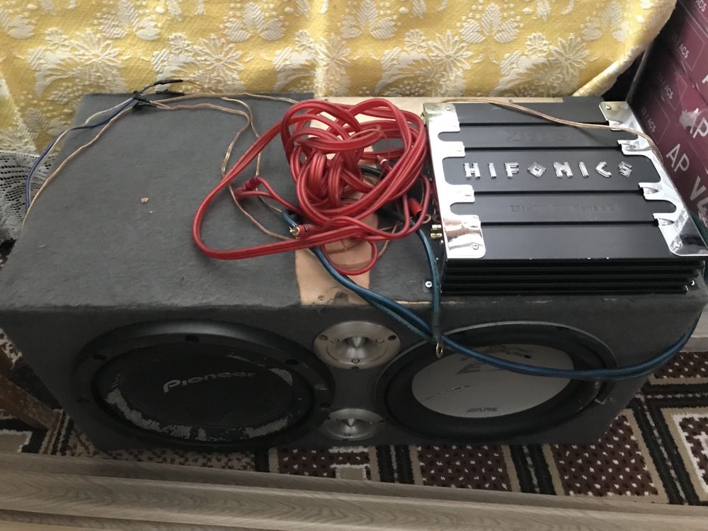 Комплект баскаса Alpine и Pioneer, Hifonics